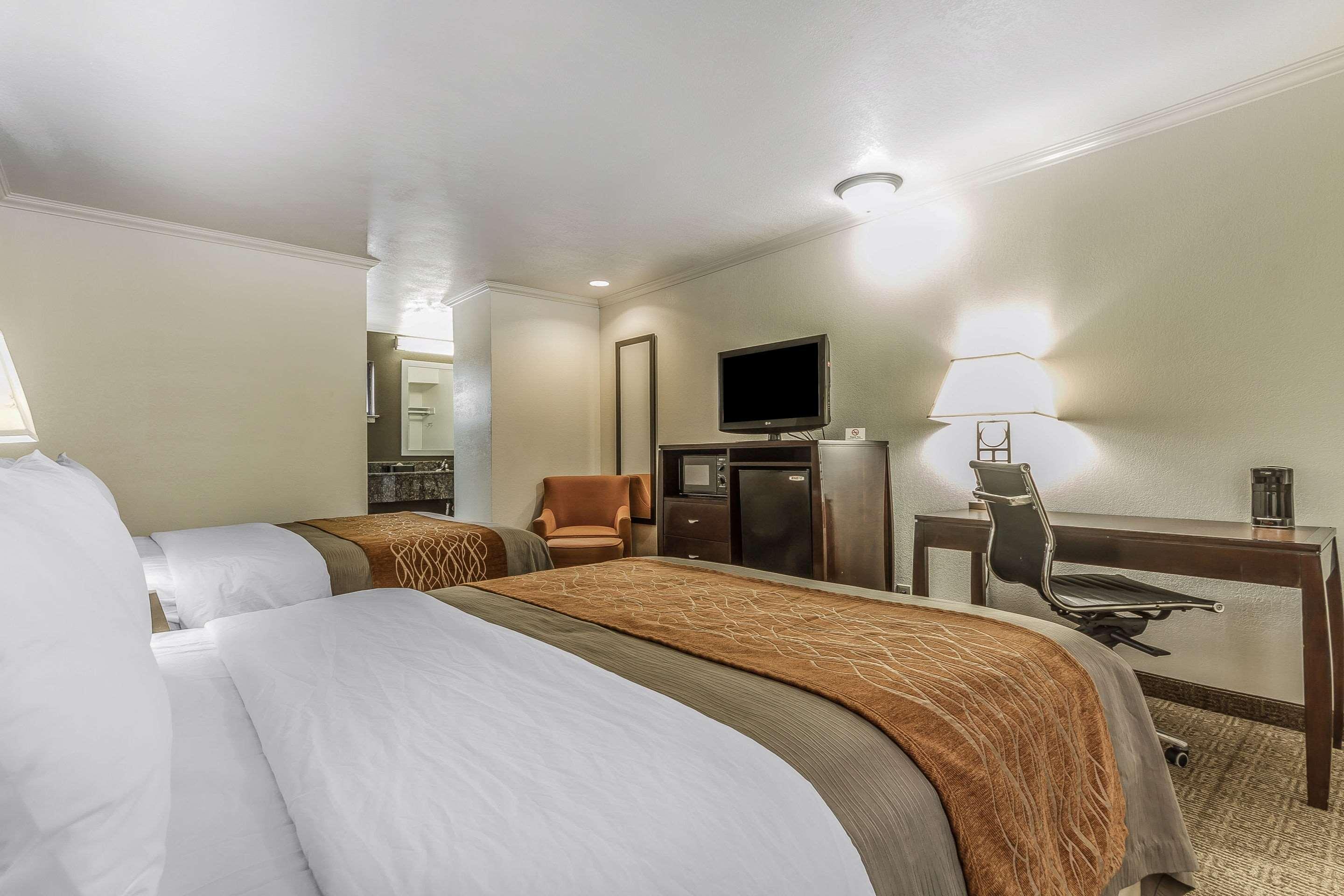 Comfort Inn 2*